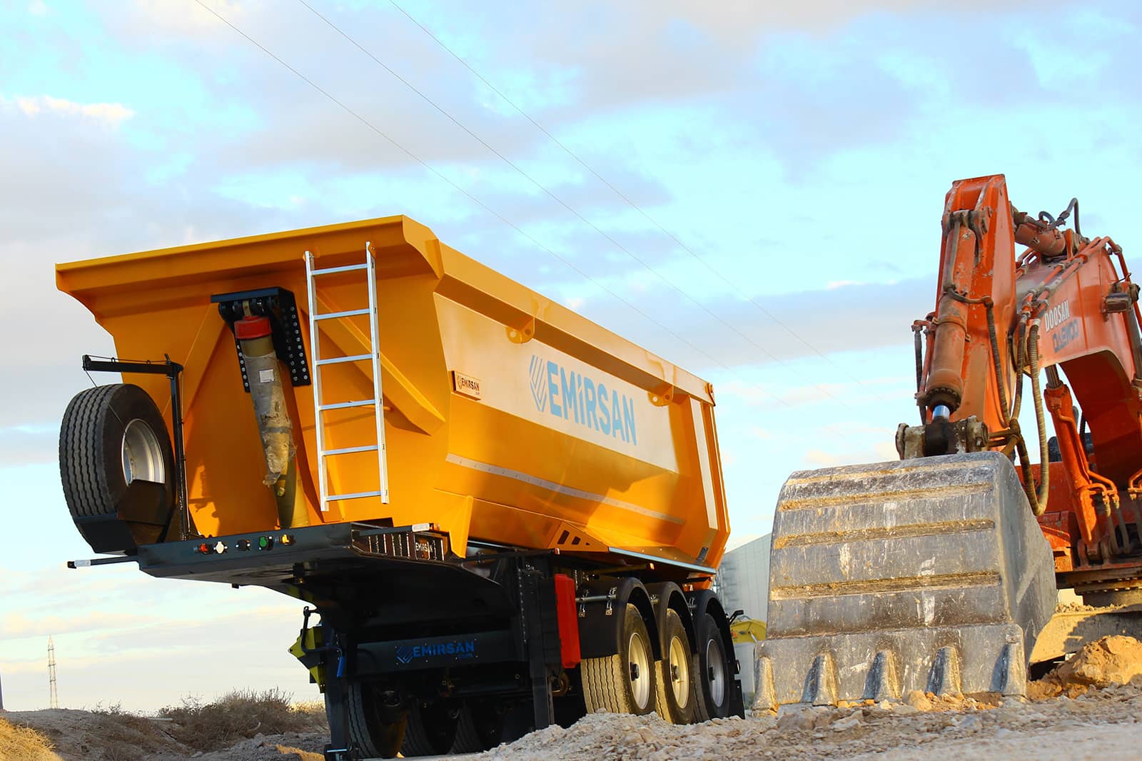 Half Pipe (Pool Type) Tipper Trailer — 4