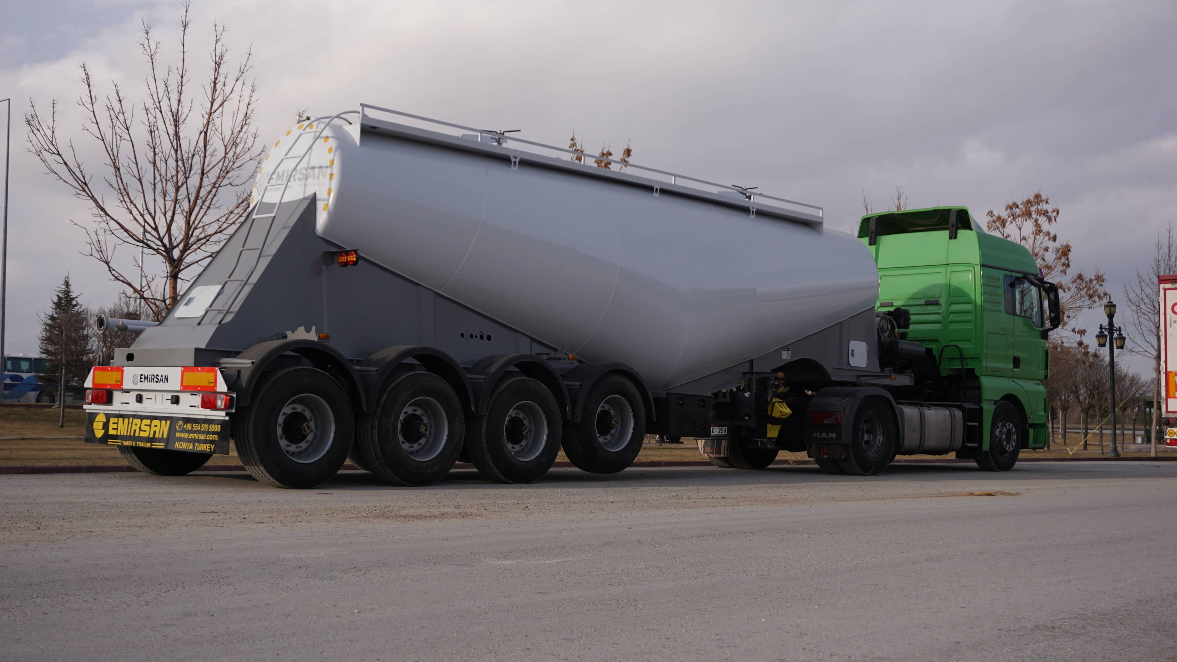 V-Type (Banana) Cement Silo Trailer — 3