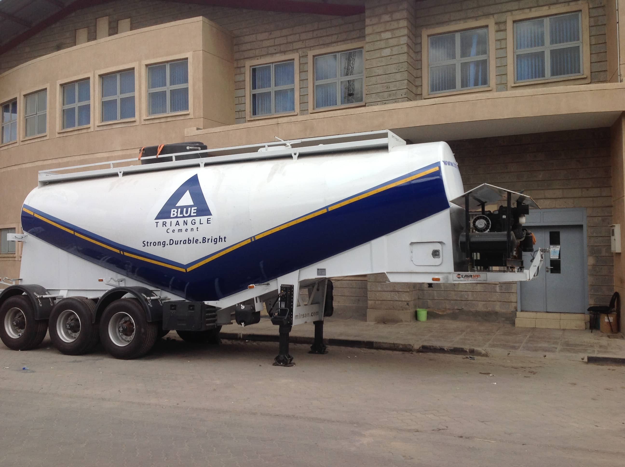 V-Type (Banana) Cement Silo Trailer — 5
