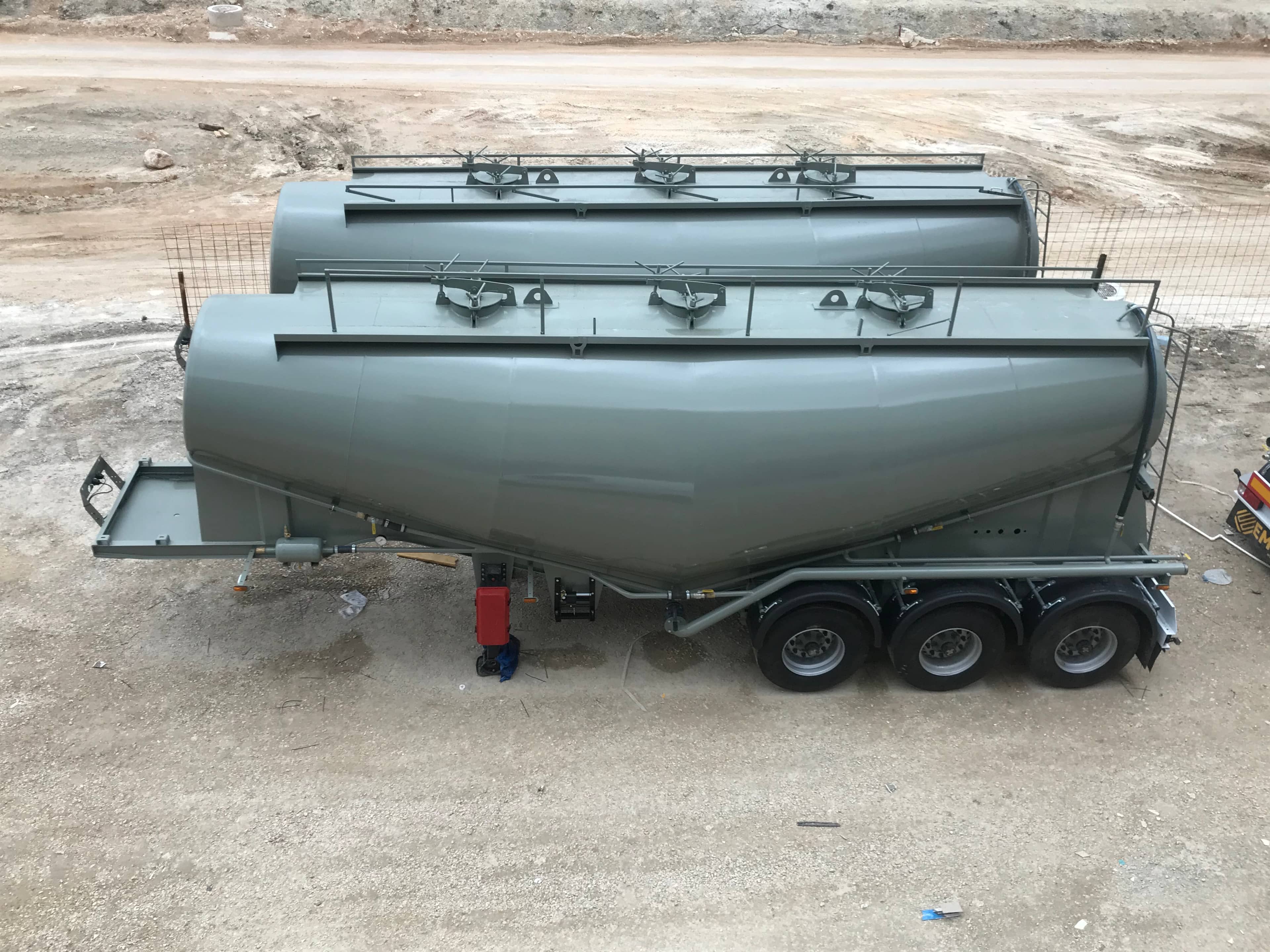 V-Type (Banana) Cement Silo Trailer — 8