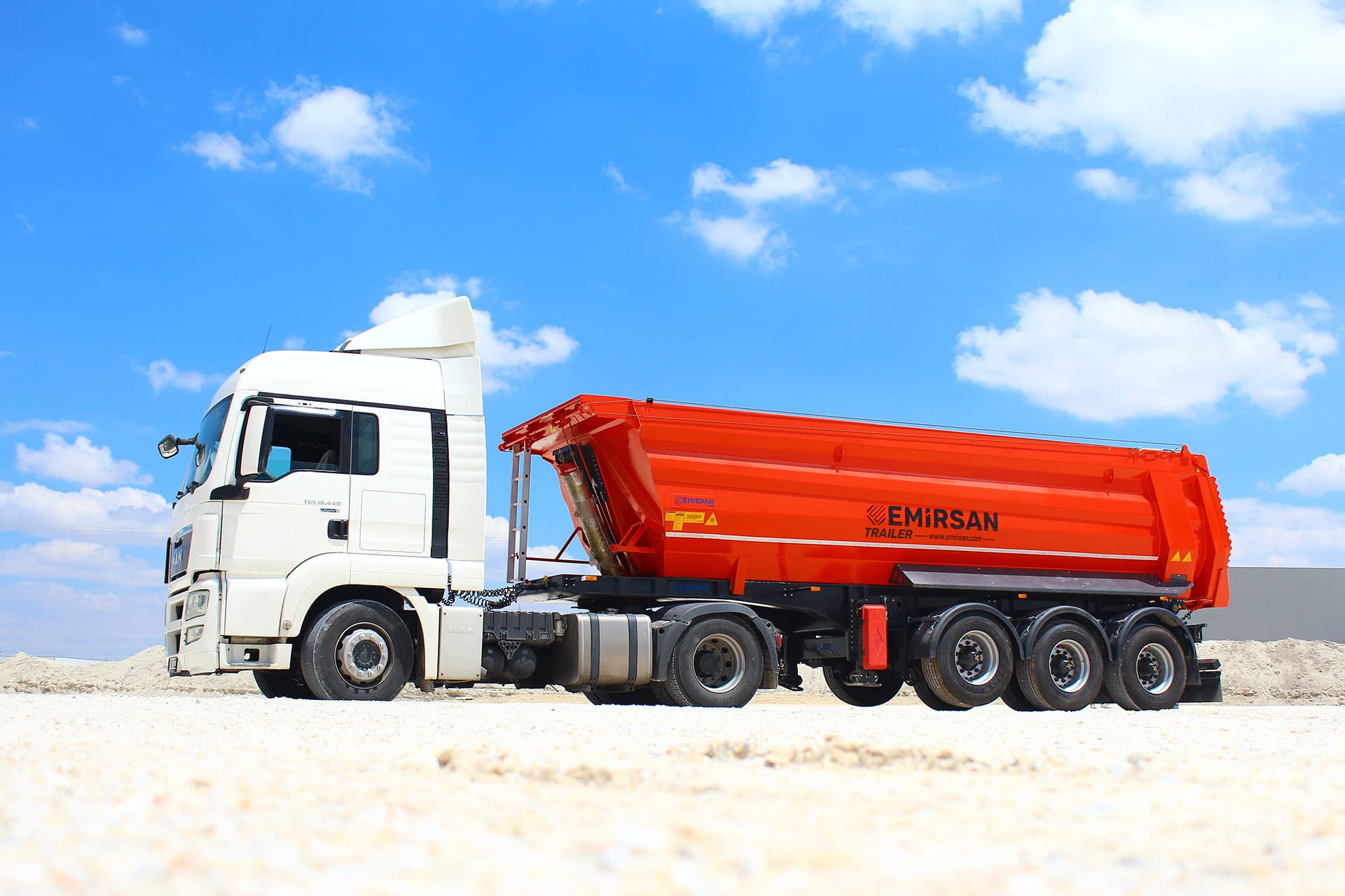 Полуприцеп-самосвал типа Half Pipe (резервуарный тип) с гидравлическим подъемом — 5