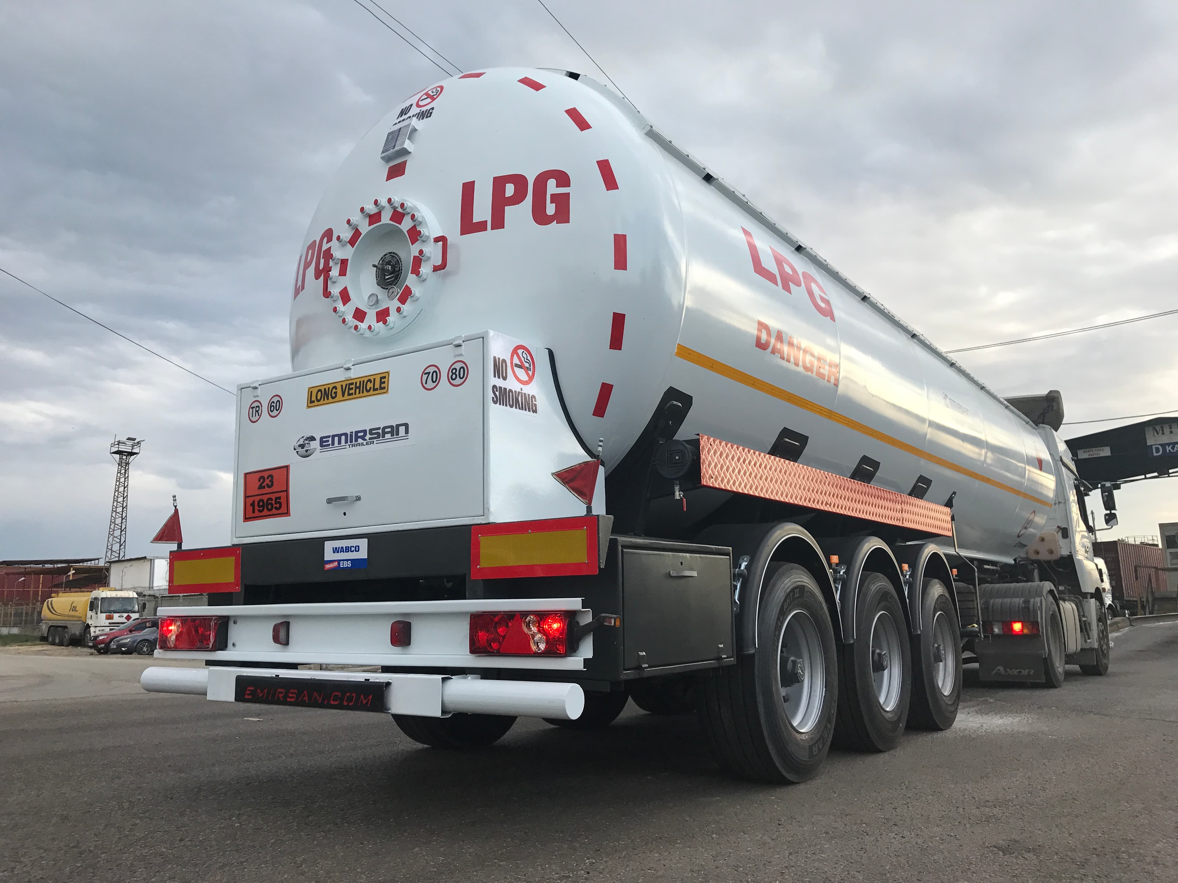 شاحنة نقل الغاز البترولي المسال — 2